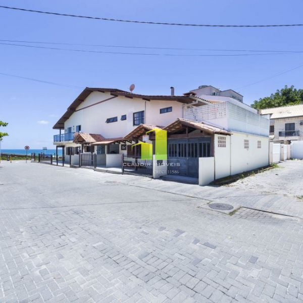 MARAVILHOSA CASA BEIRA MAR COM 05 SU�TES EM BOMBAS