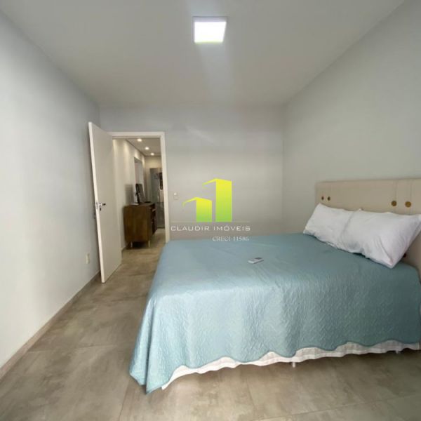 Linda Casa de 4 dormit�rios na Praia de Bombas/SC!