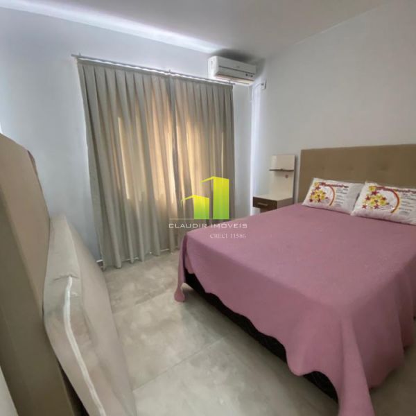 Linda Casa de 4 dormit�rios na Praia de Bombas/SC!