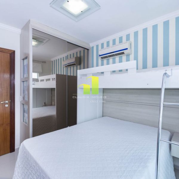 Cobertura com Piscina para at� 8 pessoas em Bombas