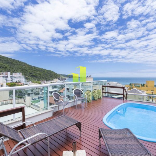 Cobertura com Piscina para at� 8 pessoas em Bombas
