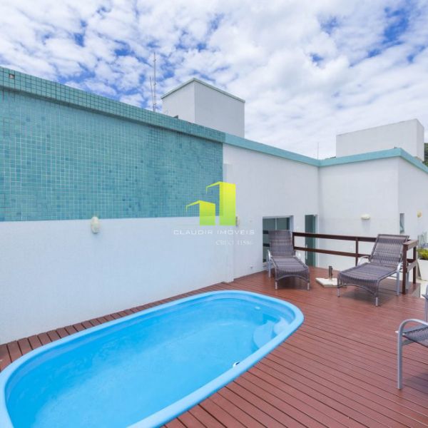 Cobertura com Piscina para at� 8 pessoas em Bombas