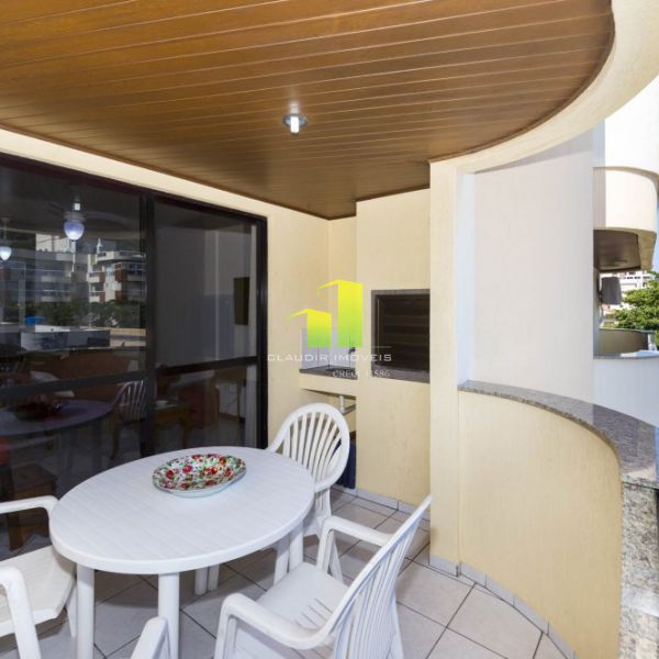  Apto Vista ao Mar, 2 quartos � 50 mts da Praia