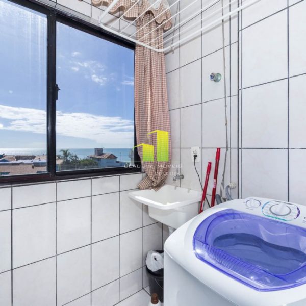  Apto Vista ao Mar, 2 quartos � 50 mts da Praia