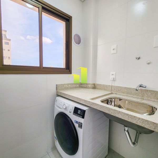 Lindo Apto com Piscina, 02 su�tes pr�ximo da Praia
