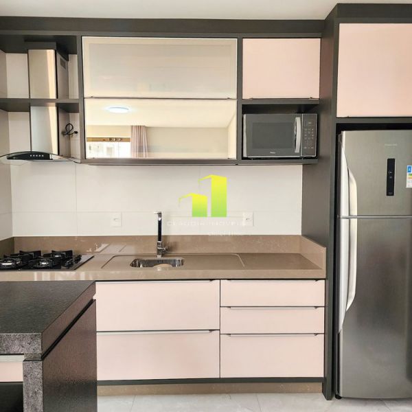 Lindo Apto com Piscina, 02 su�tes pr�ximo da Praia
