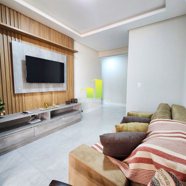 Lindo Apto com Piscina, 02 su�tes pr�ximo da Praia