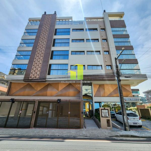 Lindo Apto com Piscina, 02 su�tes pr�ximo da Praia