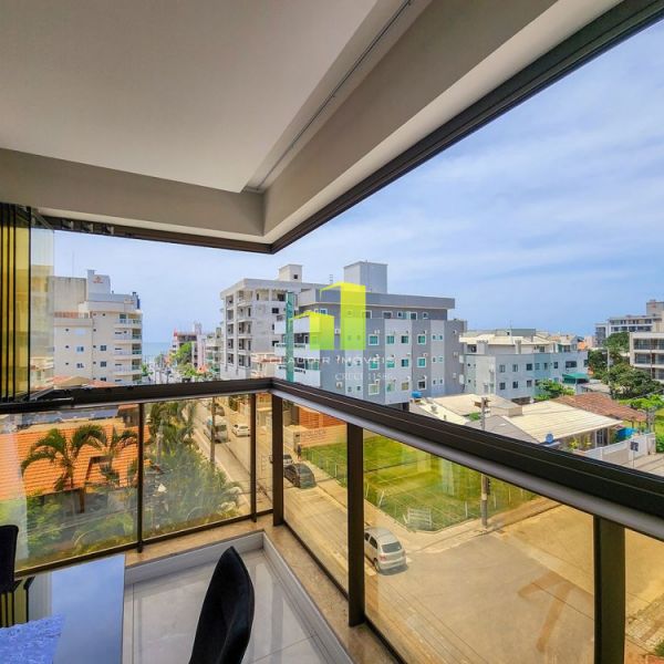 Lindo Apto com Piscina, 02 su�tes pr�ximo da Praia