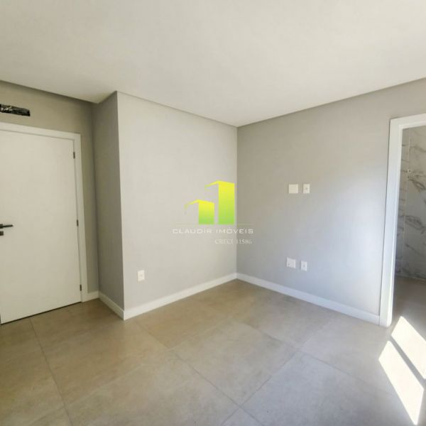 Apartamento a Venda em Bombas com Vista para o Mar