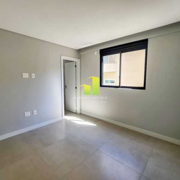 Apartamento a Venda em Bombas com Vista para o Mar