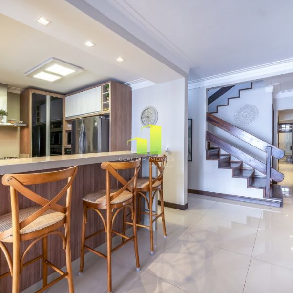 Casa Beira Mar com 5 Quartos em Bombinhas - SC