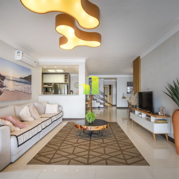 Casa Beira Mar com 5 Quartos em Bombinhas - SC