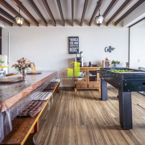 Casa Beira Mar com 5 Quartos em Bombinhas - SC