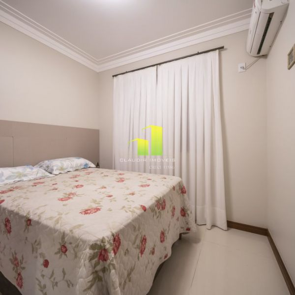 Casa Beira Mar com 5 Quartos em Bombinhas - SC
