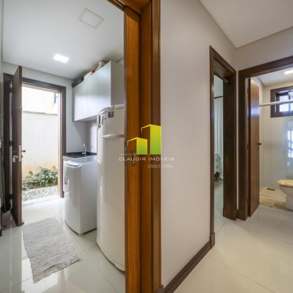 Casa Beira Mar com 5 Quartos em Bombinhas - SC
