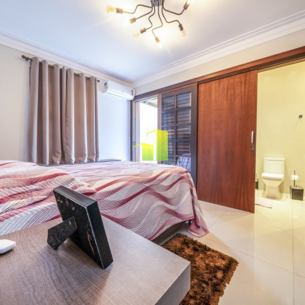 Casa Beira Mar com 5 Quartos em Bombinhas - SC