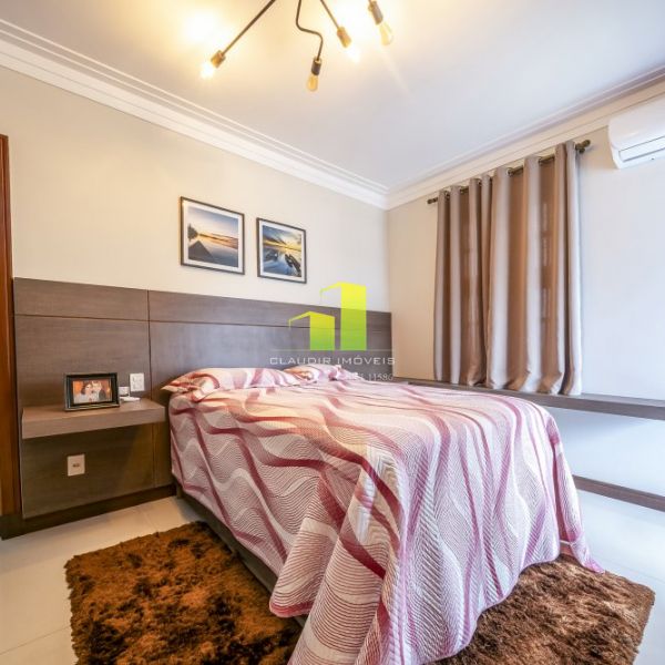 Casa Beira Mar com 5 Quartos em Bombinhas - SC