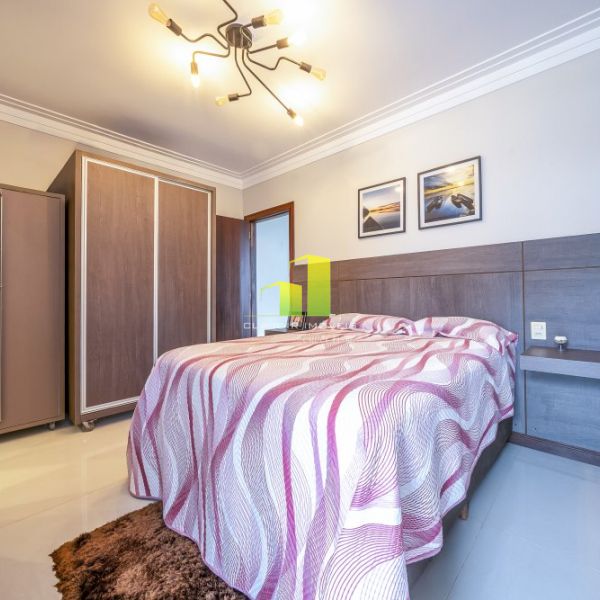 Casa Beira Mar com 5 Quartos em Bombinhas - SC