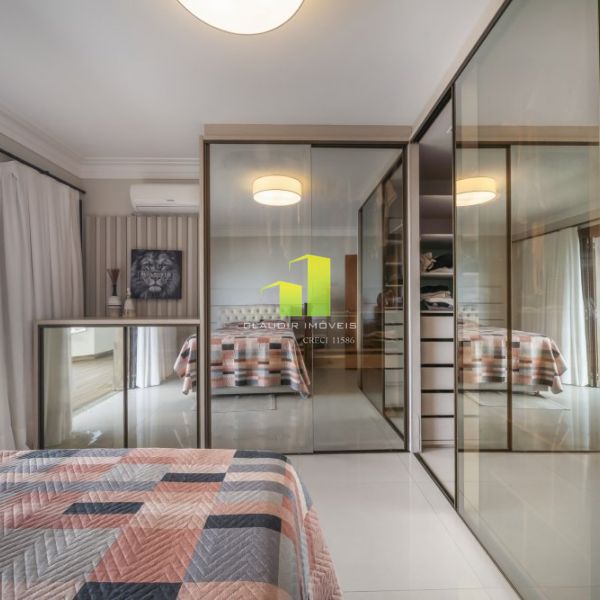 Casa Beira Mar com 5 Quartos em Bombinhas - SC