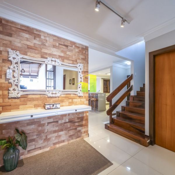 Casa Beira Mar com 5 Quartos em Bombinhas - SC