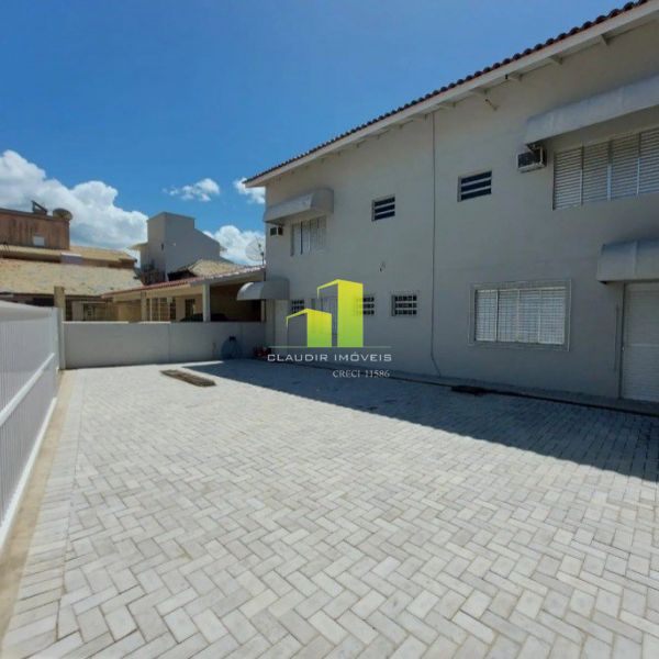 CASA BEIRA MAR 4 SU�TES AT� 12 PESSOAS EM BOMBAS