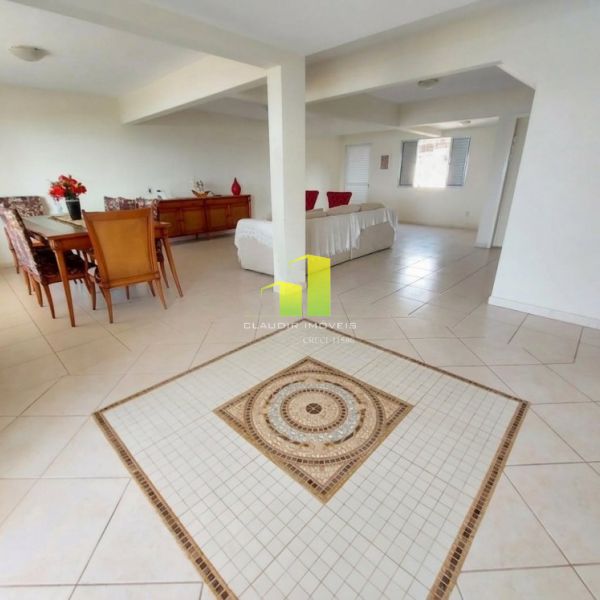 CASA BEIRA MAR 4 SU�TES AT� 12 PESSOAS EM BOMBAS
