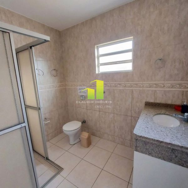 CASA BEIRA MAR 4 SU�TES AT� 12 PESSOAS EM BOMBAS