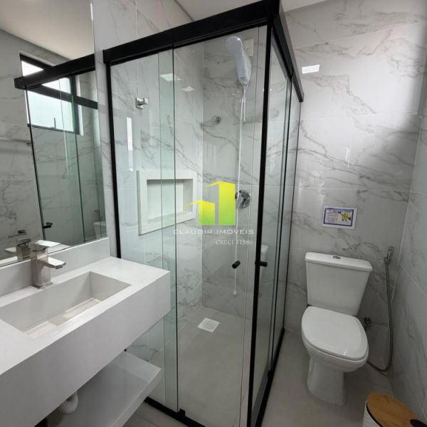 LUXUOSO APTO COM PISCINA - 2 SU�TES PR�XIMO DO MAR