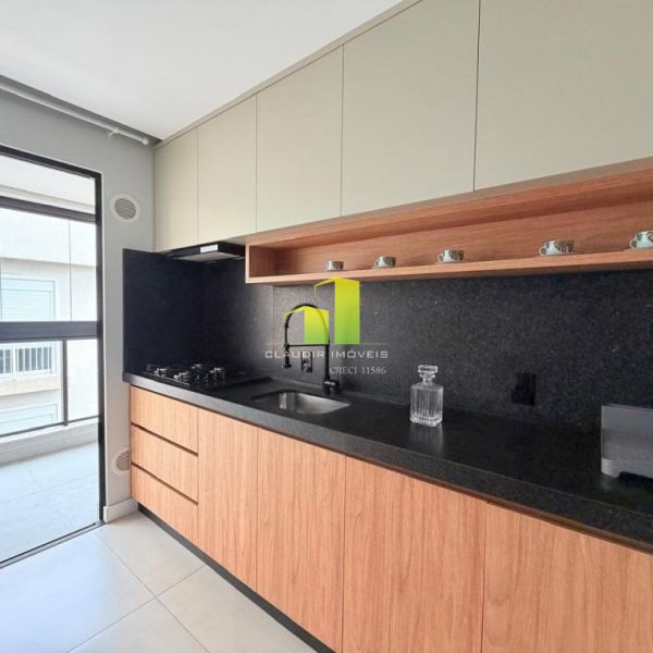 LUXUOSO APTO COM PISCINA - 2 SU�TES PR�XIMO DO MAR