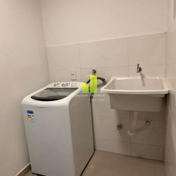 Casa 4 Su�tes e Piscina para 9 Pessoas em Bombas
