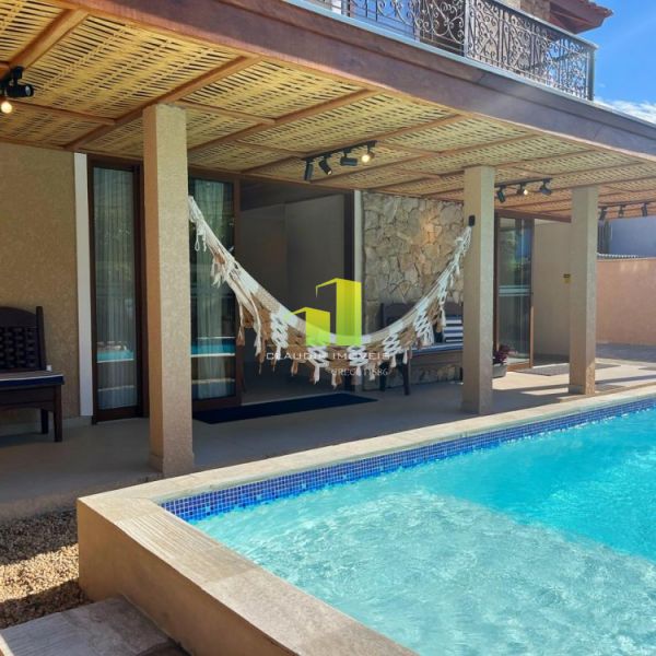 Casa 4 Su�tes e Piscina para 9 Pessoas em Bombas