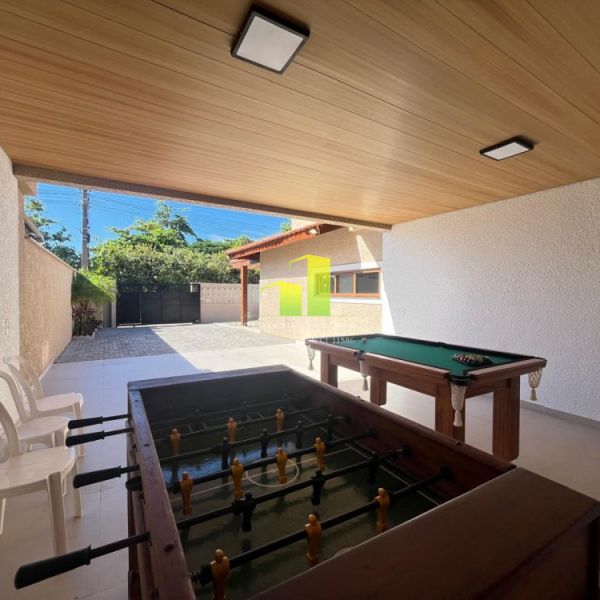 Casa 4 Su�tes e Piscina para 9 Pessoas em Bombas