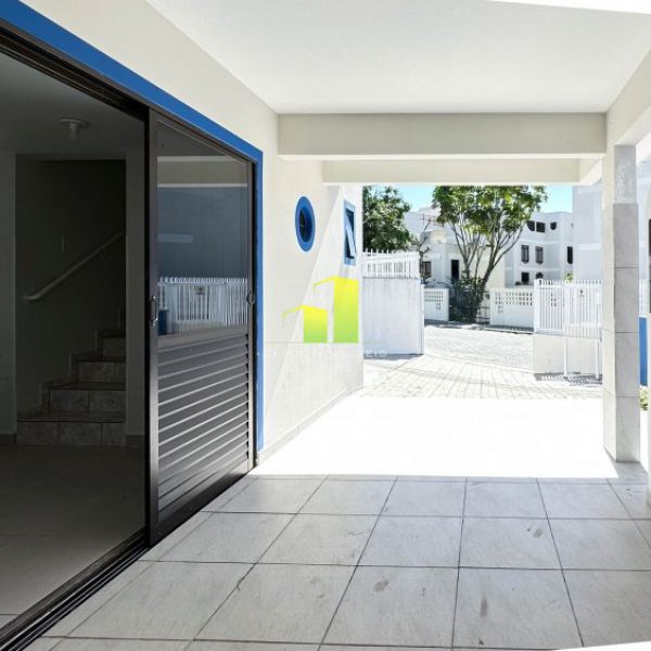 Sobrado 2 su�tes, 2 vagas Quadra do Mar � 20 Mts