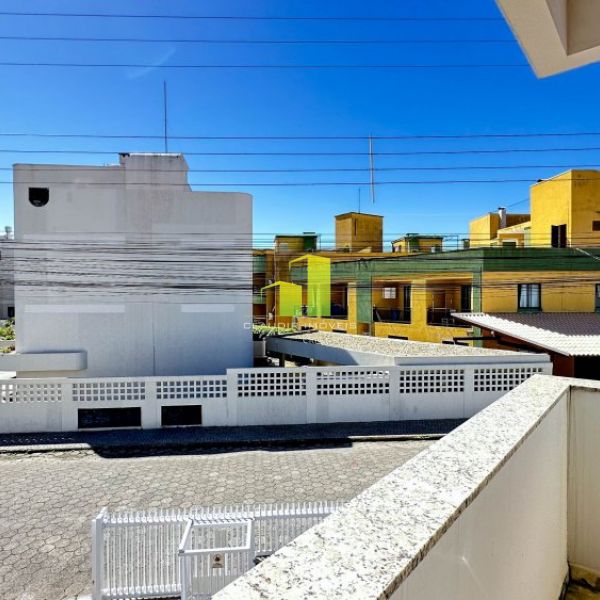 Sobrado 2 su�tes, 2 vagas Quadra do Mar � 20 Mts
