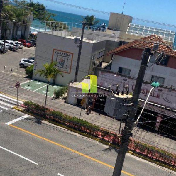 Apto 3 Quartos na Av. Principal Perto da Praia 