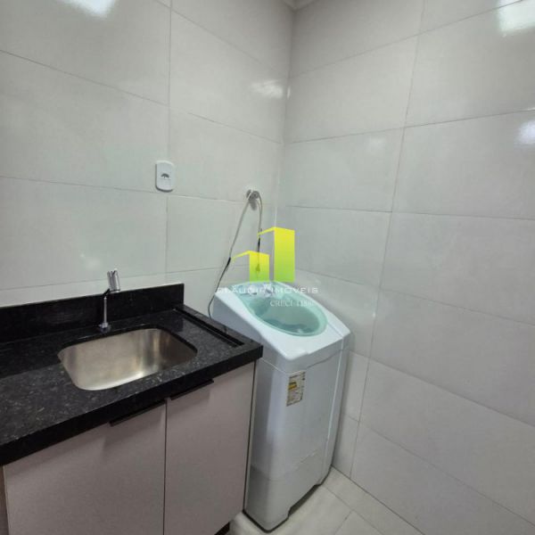 Apto 2 Quartos na Av. Principal Perto da Praia