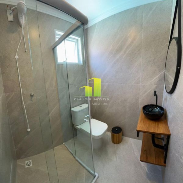 Casa com Piscina 3 Quartos para at� 10 Pessoas