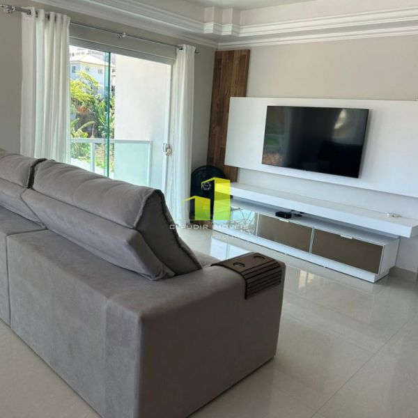 Casa com Piscina 3 Quartos para at� 10 Pessoas