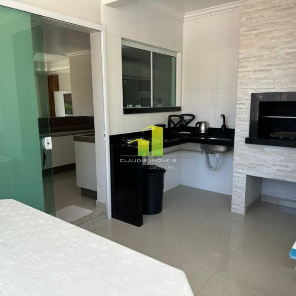 Casa com Piscina 3 Quartos para at� 10 Pessoas