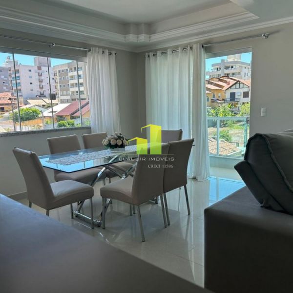 Casa com Piscina 3 Quartos para at� 10 Pessoas