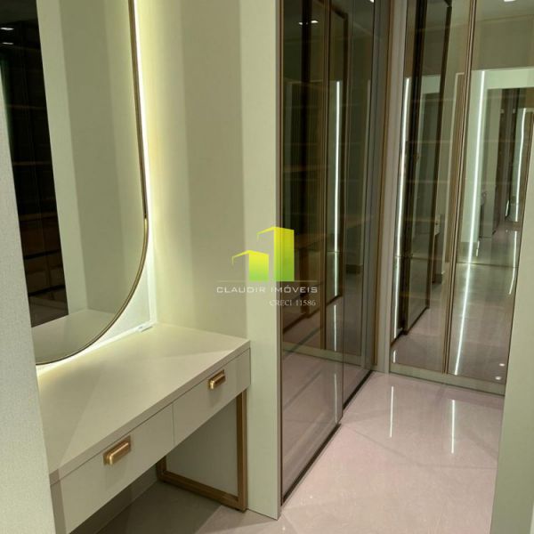 Casa com Piscina 3 Quartos para at� 10 Pessoas
