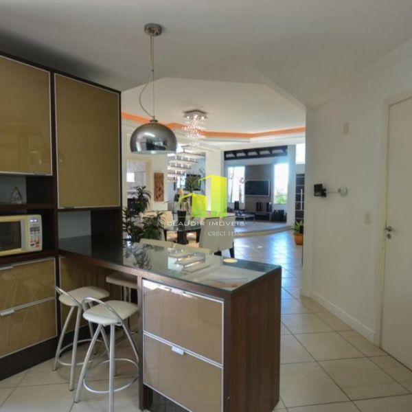 Casa com Piscina 4 suites - 12 pessoas em Mariscal