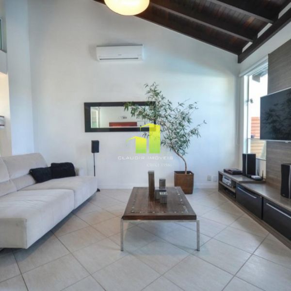 Casa com Piscina 4 suites - 12 pessoas em Mariscal