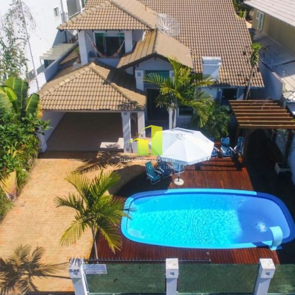 Casa com Piscina 4 suites - 12 pessoas em Mariscal