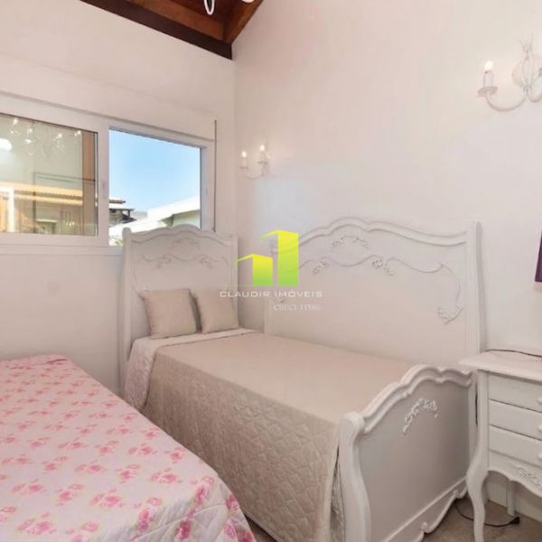 Casa � Beira Mar com 4 quartos para at� 12 pessoas