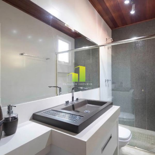 Casa � Beira Mar com 4 quartos para at� 12 pessoas