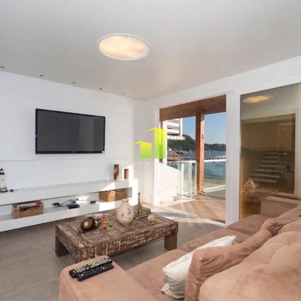 Casa � Beira Mar com 4 quartos para at� 12 pessoas