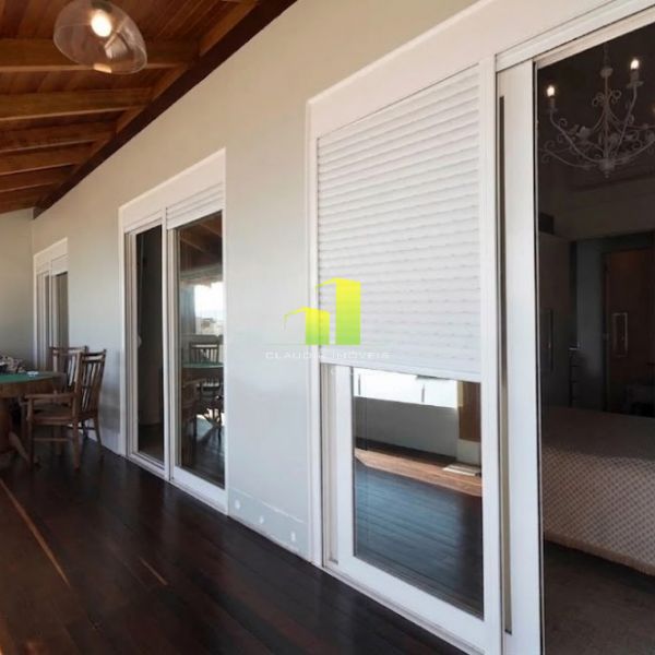 Casa � Beira Mar com 4 quartos para at� 12 pessoas