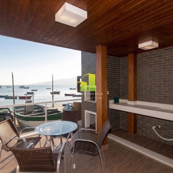 Casa � Beira Mar com 4 quartos para at� 12 pessoas